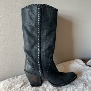 Charlie 1 Horse • Black Heeled Boot
